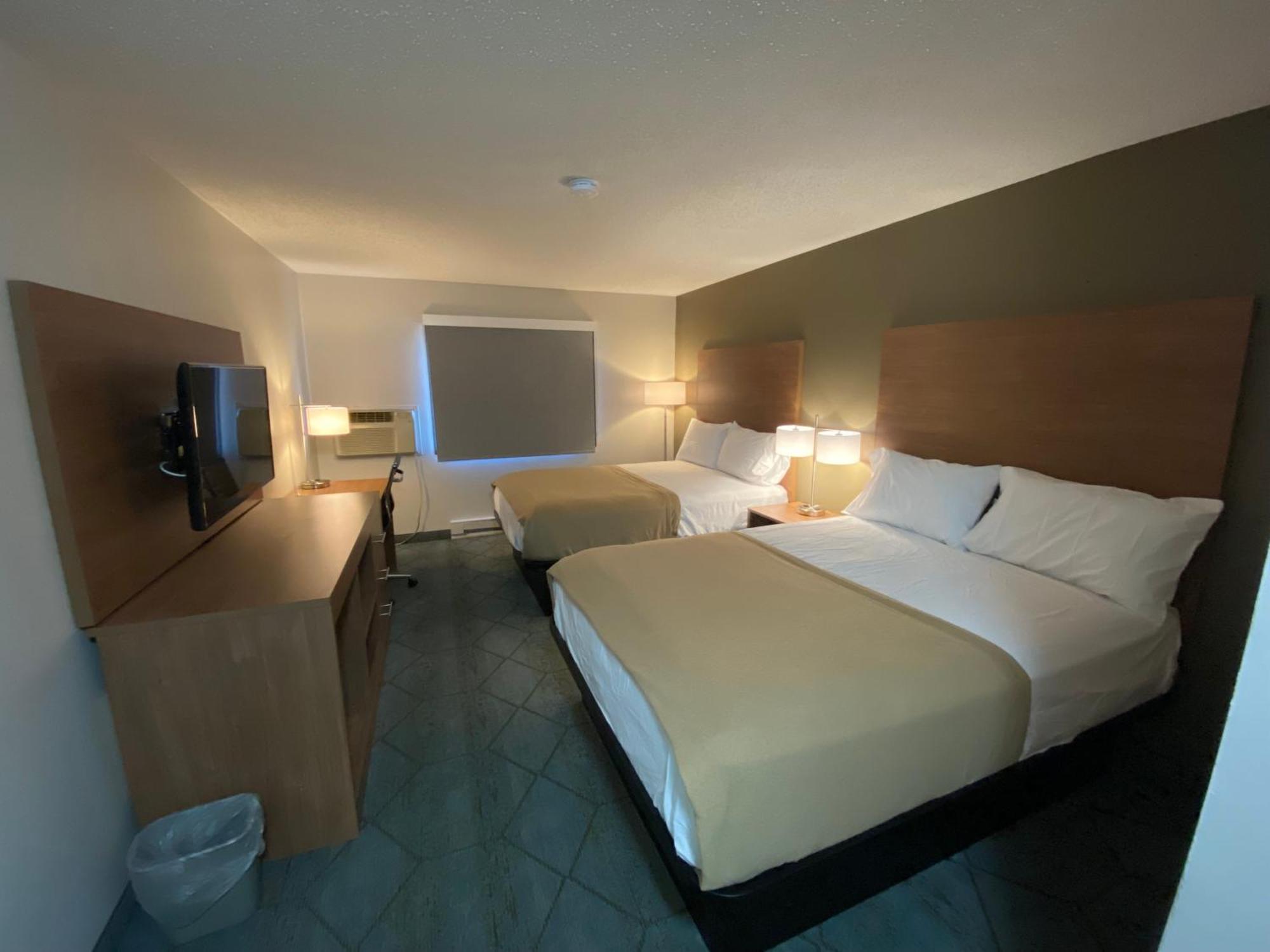 Baymont By Wyndham Oshkosh Airport Hotel Luaran gambar